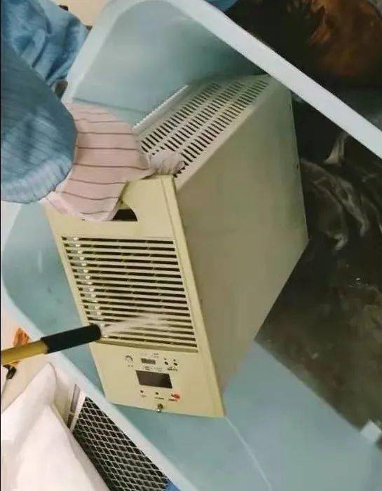 科技守護電網 通信設備帶電水沖洗技術成功首試，為運維服務注入新動能